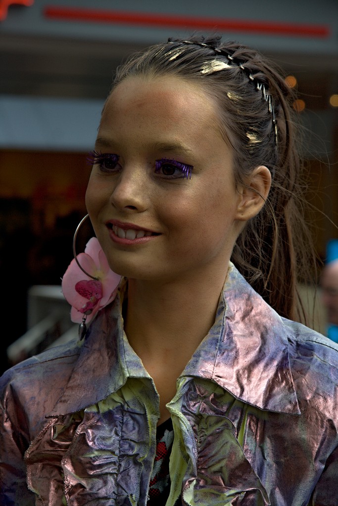 living statue oss levend standbeeld evenement event festival festiviteit kunst art straatkunst streetart artiest beeld beeldhouwwerk sculpture sculptuur